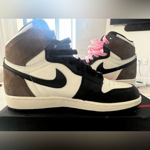 Jordan 1 Mochas Size 4.5